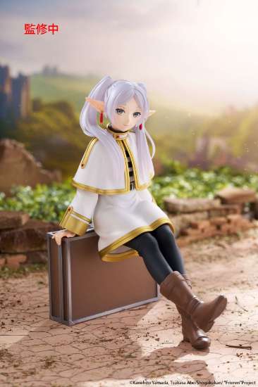 Imagen de **PREVENTA** Frieren: Beyond Journey's End Desktop Cute Figure - Frieren (Trunk Case Ver.)